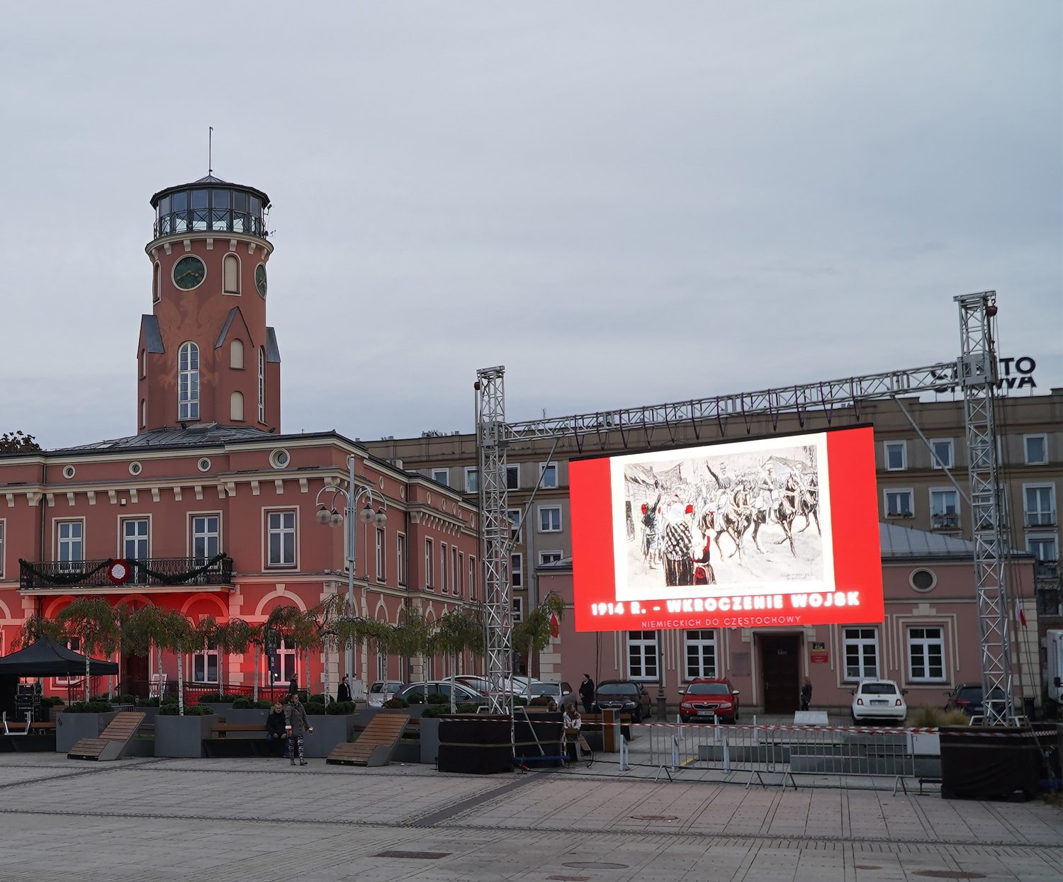 Outdoor rental screens in Poland