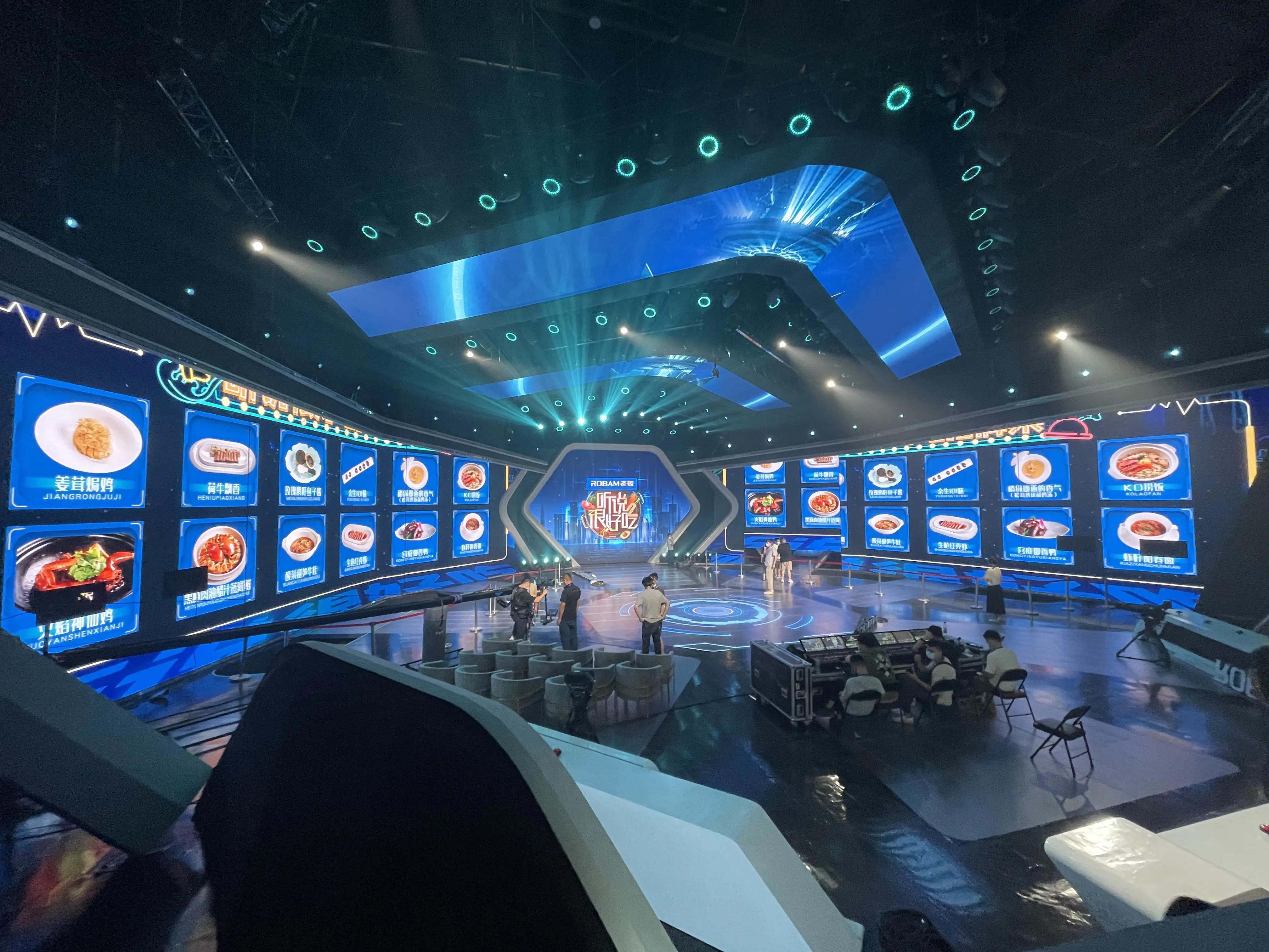 Lighting Up Your Event: The Benefits of Choosing BAKO’s LED Screens Over Traditional Displays